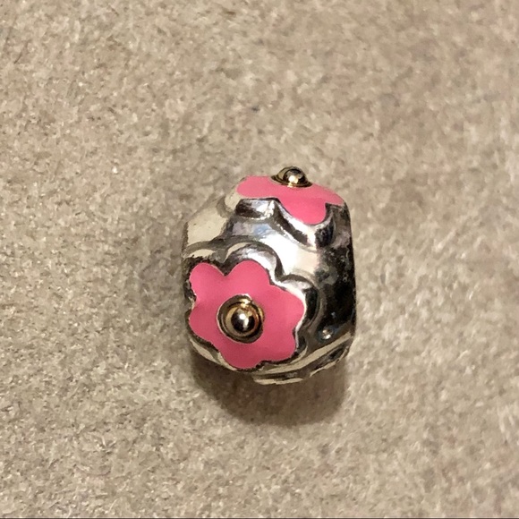 🆕Listing! 🆕 Brighton Daisy bead in pink Silver with enamel flowers Retired NWOT - Picture 2 of 8